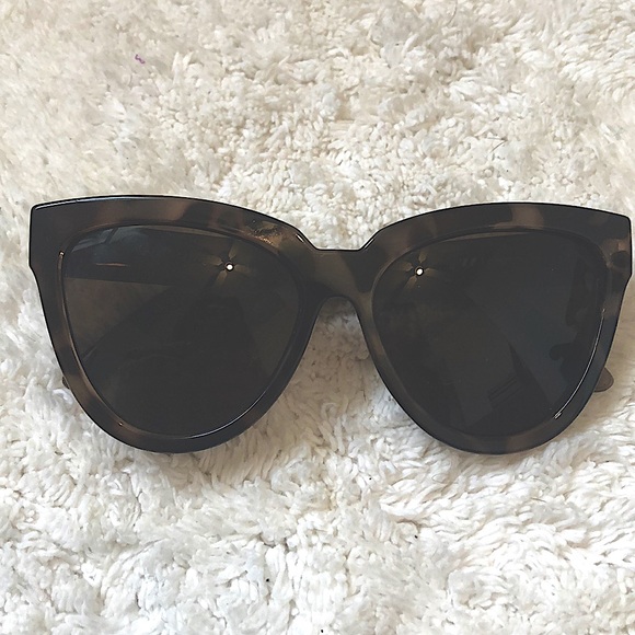 Le Specs Liar Liar Tortoiseshell Sunglasses - Picture 1 of 4